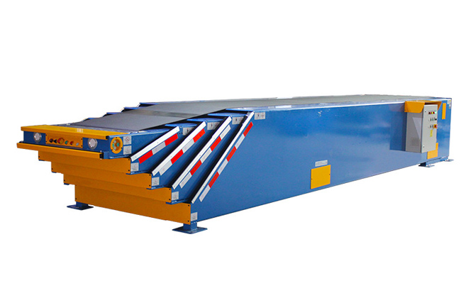 它可以在長(zhǎng)度方向上自由伸縮，隨時(shí)控制輸送機(jī)的長(zhǎng)度